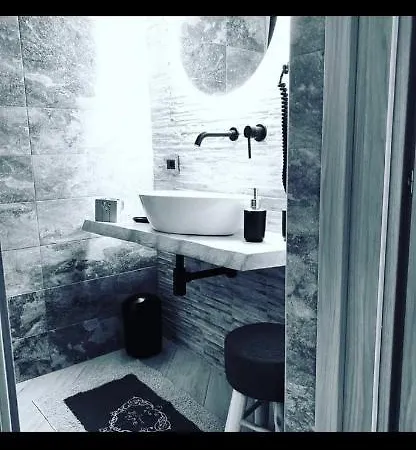 Nelle Favole בית הארחה 4*